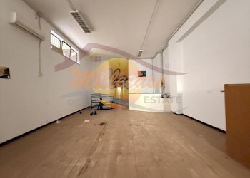 63b7dda7-1025-4196-a154-a0c00783f500.jpeg - Locale Commerciale Viale Zecchino, Siracusa - foto 14