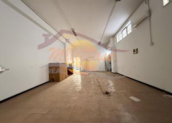 552cb886-6f03-45ae-966b-889d43c1ecba.jpeg - Locale Commerciale Viale Zecchino, Siracusa - foto 19