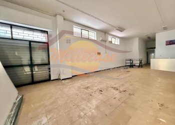 42672b07-6d86-4a57-b7b1-c7983418c280.jpeg - Locale Commerciale Viale Zecchino, Siracusa - foto 21