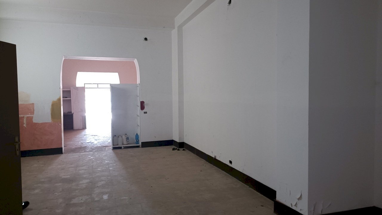 IMG20251107091828.jpg - Locale Commerciale Via Guglielmo Marconi, Lamezia Terme - foto 3