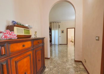 corridoio - Trilocale Via Cesare Pascarella 6, Taranto - foto 10