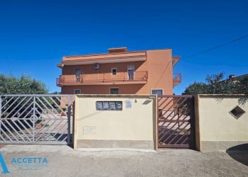 facciata - Trilocale Via Cesare Pascarella 6, Taranto - foto 13