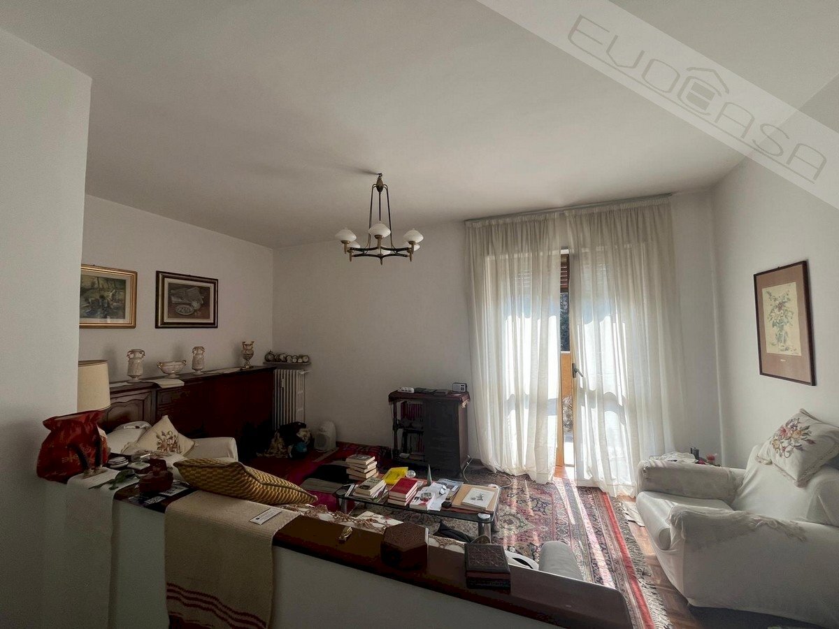 Appartamento piazza Guglielmo , Perosa Argentina - foto 1