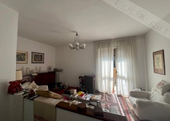 Appartamento piazza Guglielmo , Perosa Argentina - foto 1