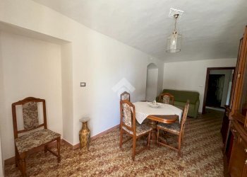 Two-room apartment Via Costa, San Francesco al Campo - photo 5