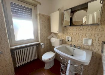 Two-room apartment Via Costa, San Francesco al Campo - photo 11