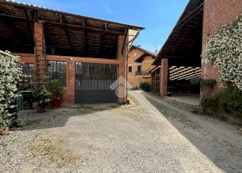 Two-room apartment Via Costa, San Francesco al Campo - photo 13
