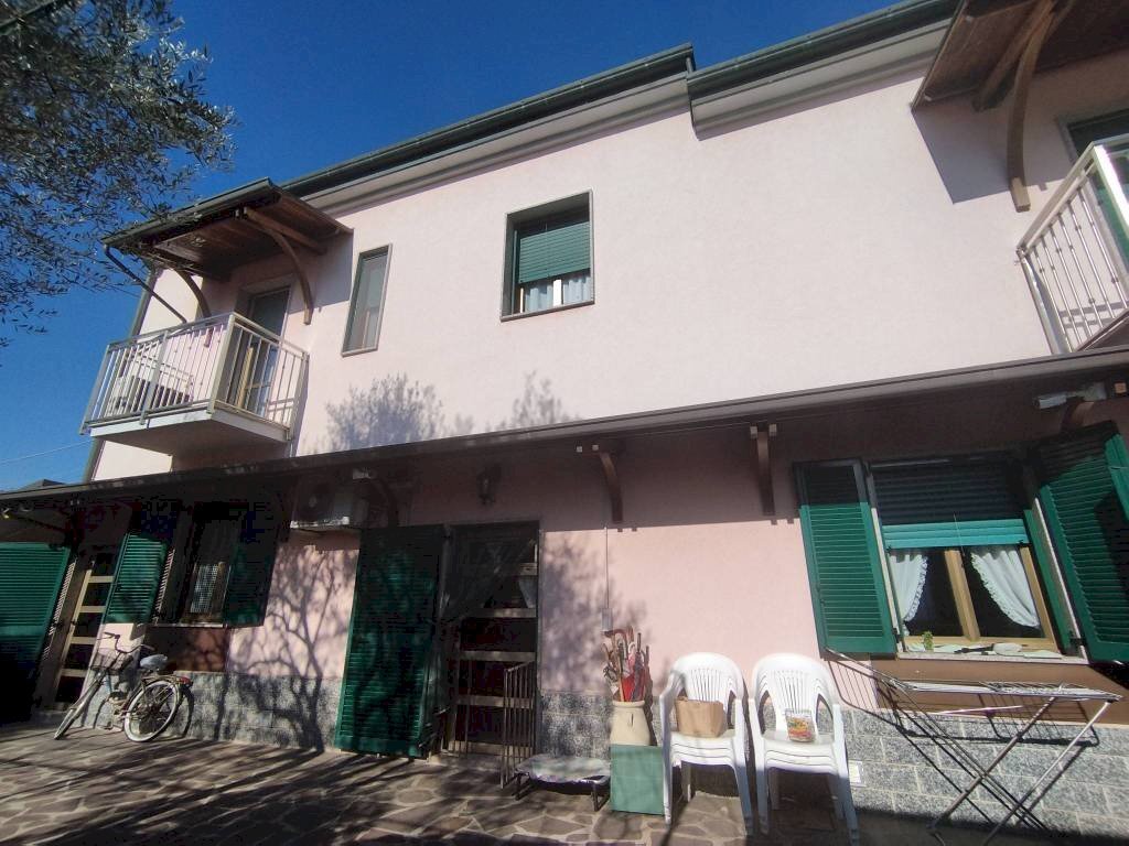 Facciata - Villa via Dante Alighieri, 1, Sedriano - foto 2