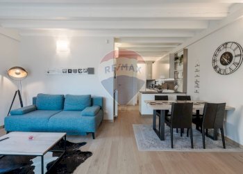 Sala da pranzo - Three-room apartment Traversa Prima via De Gasperi
13, Sale Marasino - photo 9