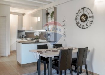 Cucina - Three-room apartment Traversa Prima via De Gasperi
13, Sale Marasino - photo 10