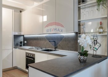 Cucina - Three-room apartment Traversa Prima via De Gasperi
13, Sale Marasino - photo 11