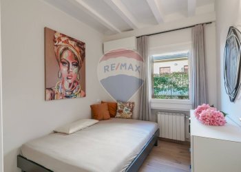 Camera / camera da letto - Three-room apartment Traversa Prima via De Gasperi
13, Sale Marasino - photo 14