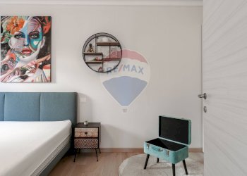 Camera / camera da letto - Three-room apartment Traversa Prima via De Gasperi
13, Sale Marasino - photo 18