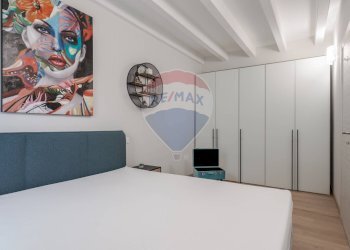 Camera / camera da letto - Three-room apartment Traversa Prima via De Gasperi
13, Sale Marasino - photo 20