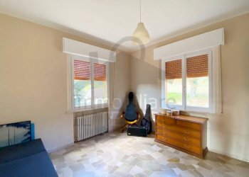 Camera da letto - Villa via Medrina, Borghi - photo 35
