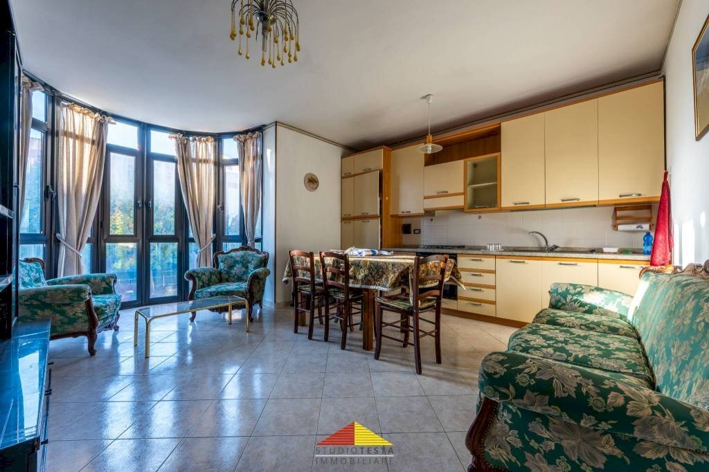 Cucina - Quadrilocale via Cavalieri di Vittorio Veneto, Saluzzo - foto 1