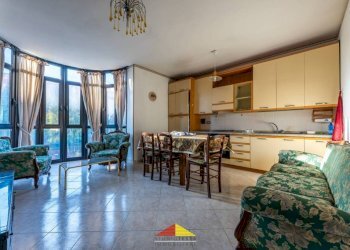 Cucina - Quadrilocale via Cavalieri di Vittorio Veneto, Saluzzo - foto 1