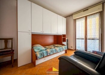 Camera da letto - Quadrilocale via Cavalieri di Vittorio Veneto, Saluzzo - foto 3