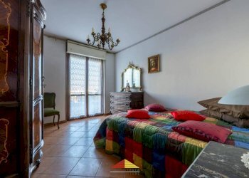 Camera da letto - Quadrilocale via Cavalieri di Vittorio Veneto, Saluzzo - foto 4