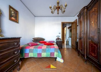 Camera da letto - Quadrilocale via Cavalieri di Vittorio Veneto, Saluzzo - foto 14