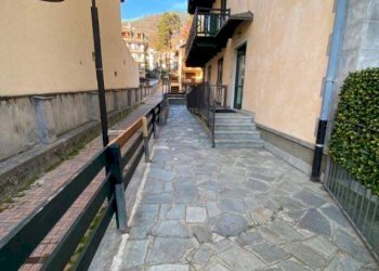 Cortile interno - Bilocale via Giuseppe Francesco Medail, 39, Bardonecchia - foto 8