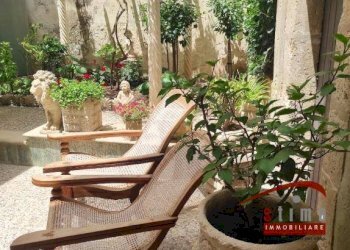 Foto 1 - Stabile - Palazzo via san pietro
 
26, Siracusa - foto 1