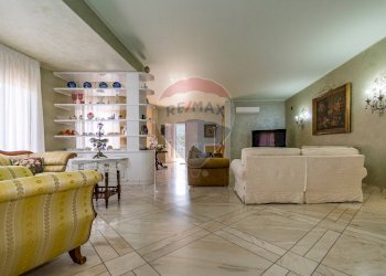 Salone - Villa Viale Regione Siciliana Nord Ovest
 
7800, Palermo - foto 4