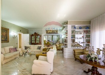 Salone - Villa Viale Regione Siciliana Nord Ovest
 
7800, Palermo - foto 8