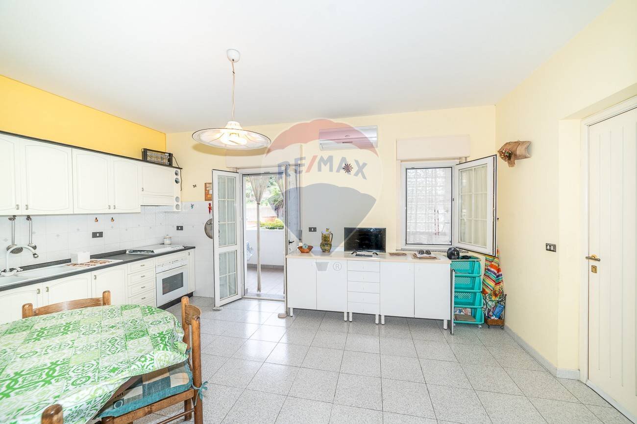 Cucina - Three-room apartment via Francesco Aurelio Di Bella
13, Roccalumera - photo 3