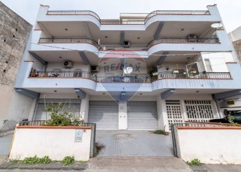 Edificio all\'aperto - Trilocale via Francesco Aurelio Di Bella
 
13, Roccalumera - foto 9