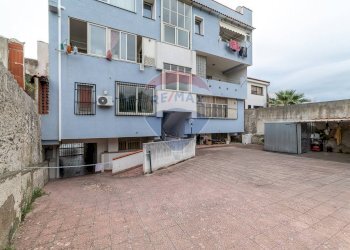 Edificio all\'aperto - Trilocale via Francesco Aurelio Di Bella
 
13, Roccalumera - foto 19