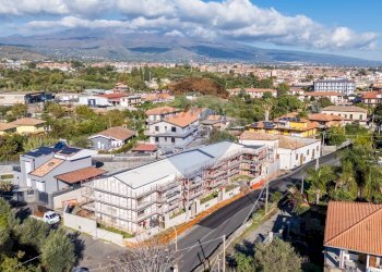 Edificio all\'aperto - Villa a Schiera Via Marchese di Casalotto, Aci Sant'Antonio - foto 1