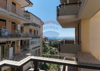 Edificio all\'aperto - Bilocale Via Giuseppe Mazzini
 
21, Gravina di Catania - foto 19