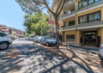 Edificio all\'aperto - Bilocale Via Giuseppe Mazzini
 
21, Gravina di Catania - foto 25