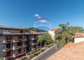 Edificio all\'aperto - Attico Via Alfio Cassisi
 
19, Piedimonte Etneo - foto 16