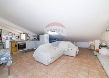 Soggiorno - Attico Via Alfio Cassisi
 
19, Piedimonte Etneo - foto 25