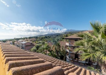 Vista delle montagne - Attico Via Alfio Cassisi
 
19, Piedimonte Etneo - foto 28