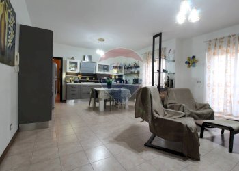 Sala da pranzo - Trilocale Via Generale Cantore
 
21, Catania - foto 5