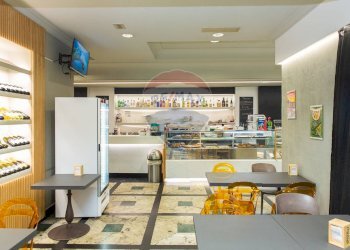 Cucina - Cafeteria - Cold Bar Viale Vittorio Veneto
 
35, Catania - photo 4