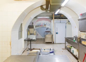 Cucina - Cafeteria - Cold Bar Viale Vittorio Veneto
 
35, Catania - photo 16