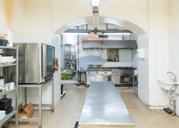 Cucina - Cafeteria - Cold Bar Viale Vittorio Veneto
 
35, Catania - photo 18