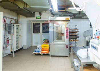 Cucina - Cafeteria - Cold Bar Viale Vittorio Veneto
 
35, Catania - photo 23