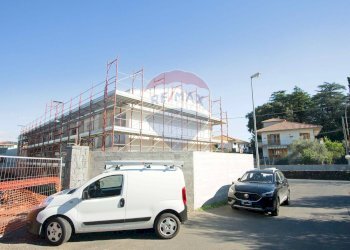 Edificio all\'aperto - Locale Commerciale Via Marchese di Casalotto, Aci Sant'Antonio - foto 24