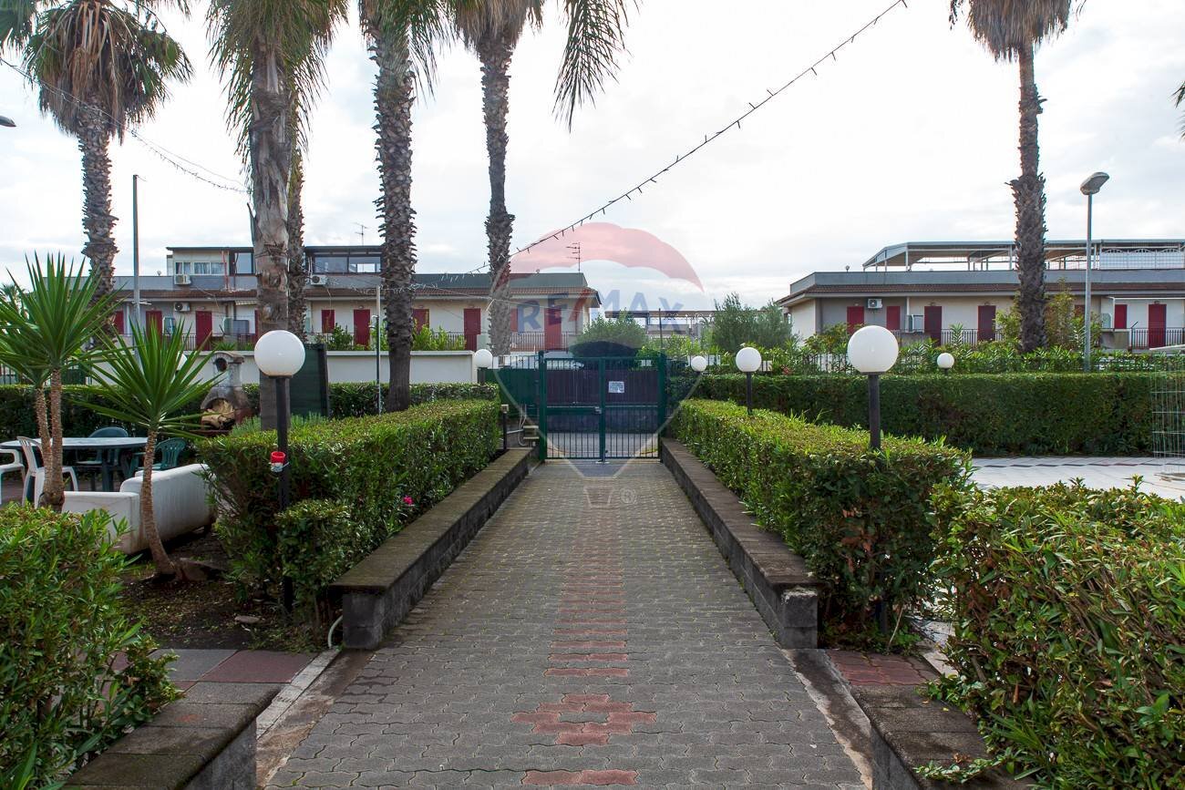 Edificio all\'aperto - Bilocale via dottor carbone
27, Mascali - foto 2