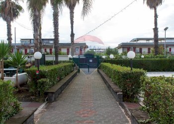 Edificio all\'aperto - Bilocale via dottor carbone
 
27, Mascali - foto 2