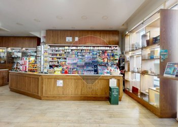 Ricezione / Lobby - Attività Commerciale via verdi
107, Viareggio - foto 1