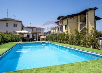 Piscina - Villa Triuggio - foto 42