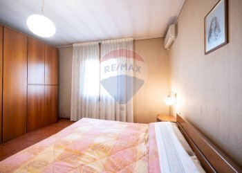 Camera / camera da letto - Villa Via Martin Luther King
 
26, Luzzara - foto 29