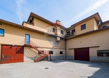 Edificio all\'aperto - Negozio IV NOVEMBRE
 
10, Lallio - foto 9