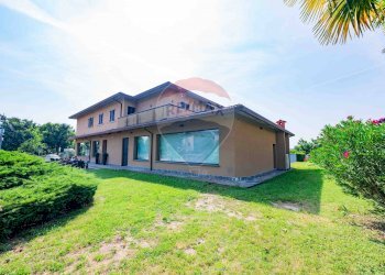 Casa all\'aperto - Ufficio IV NOVEMBRE
 
10, Lallio - foto 1